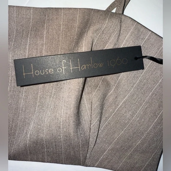 NWT House of Harlow 1960 Office Siren Taupe Pinstripe  Crop Top Small - Picture 6 of 6